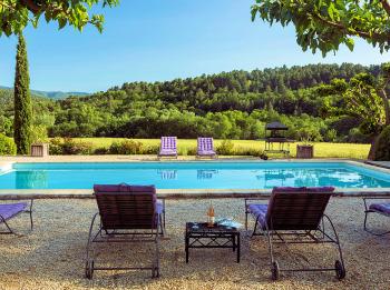 Provencal Farmhouse with pool for 10 people in Rustrel in the Luberon