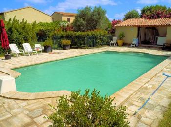 Villa with pool in Provence