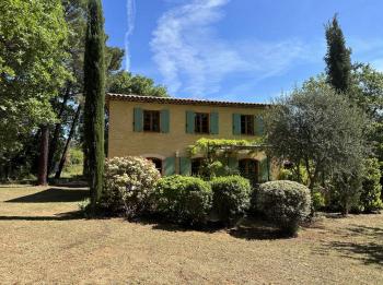 Holiday villa with pool in Roussillon en Provence