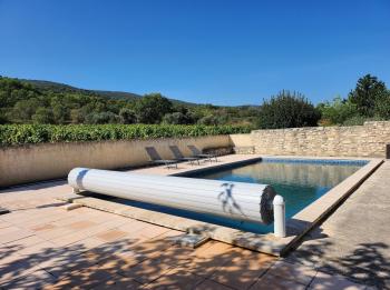 Charming gite with pool in the heart of the Luberon