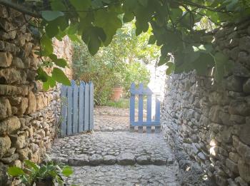Small charming cottage in the Luberon for 2/3 people