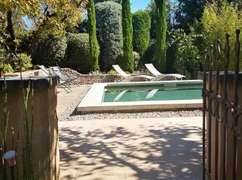 Exceptional cottage with panoramic views of the Luberon and swimming pool