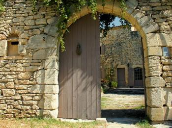 Authentic Provencal farmhouse for your holidays in Provence