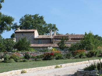 Old stone farmhouse with pool in the Luberon