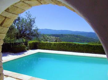 Gîte avec piscine pour 10 personnes à Caseneuve en Luberon