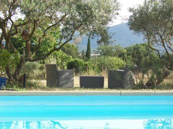 Gite with swimming pool for 2 people in Lourmarin