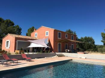 Charming farmhouse for 8 people in Roussillon in the Luberon