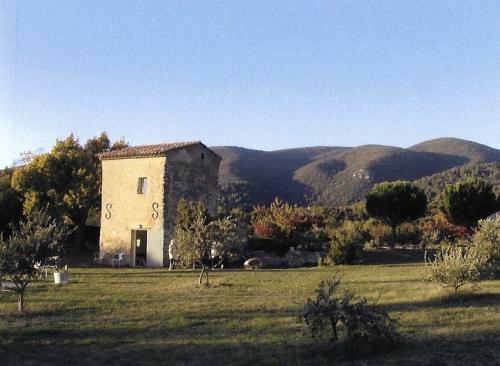 Authentic stone cottage in south Luberon