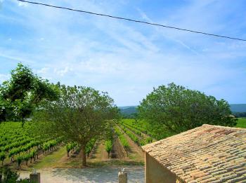 Lodging in a Provencal farmhouse in Provence