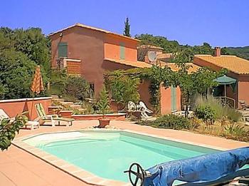 Gite with pool in the Luberon